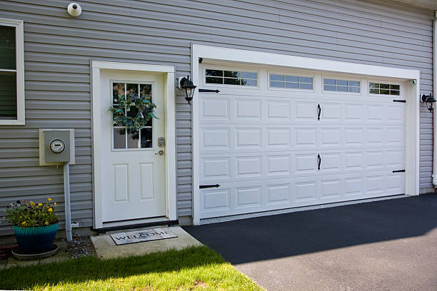 24/7 Emergency Garage Door Panel Replacement experts in Lake Summerset, IL